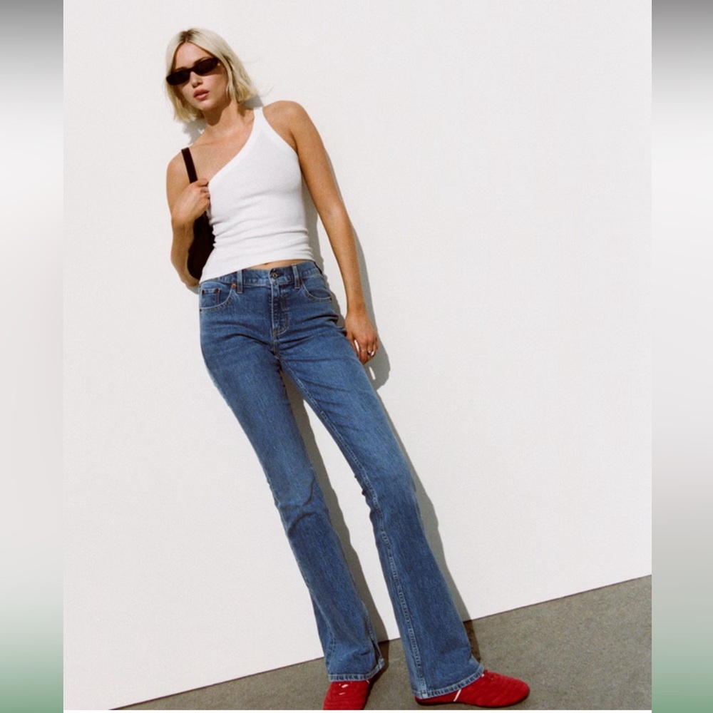 A&F- Mid Rise- Stretch- Bootcut- Dark Wash- Sz 32x32 Jeans-